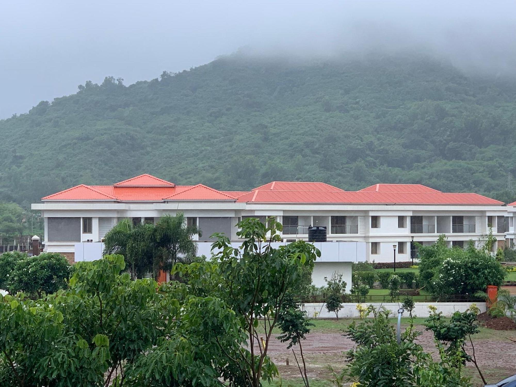 Mizzle Exotica Lonavala Apartment Ngoại thất bức ảnh