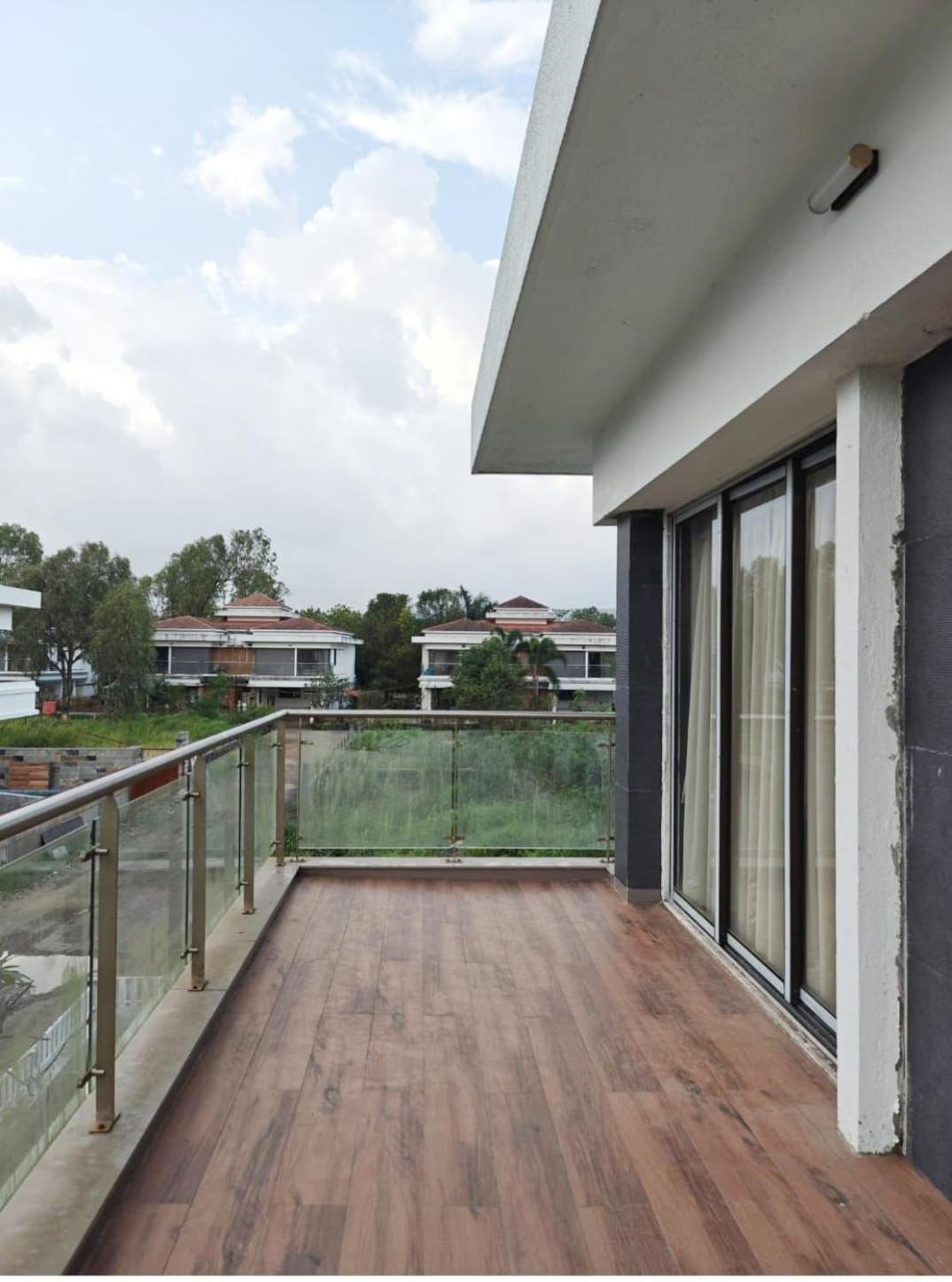 Mizzle Exotica Lonavala Apartment Ngoại thất bức ảnh