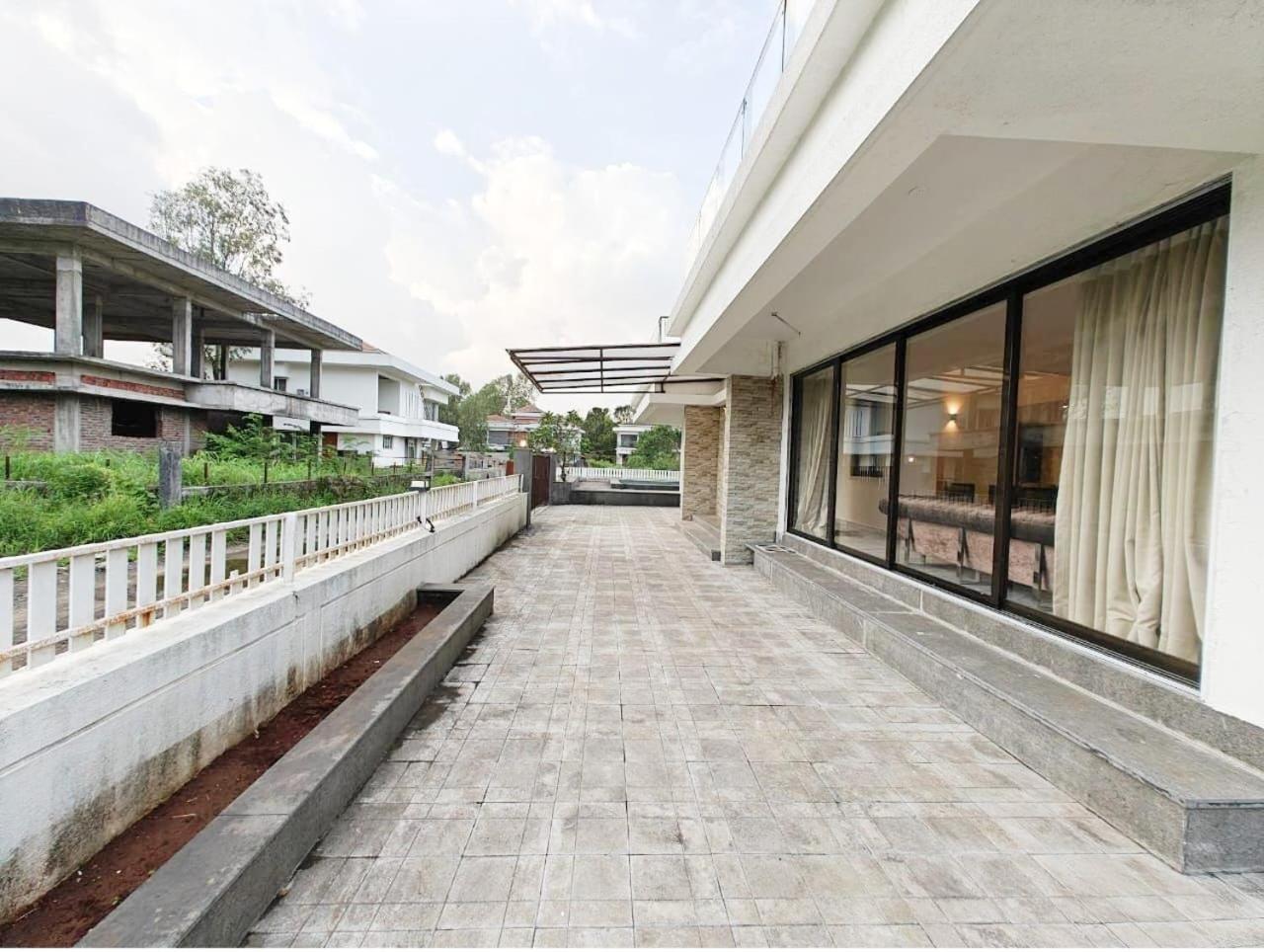 Mizzle Exotica Lonavala Apartment Ngoại thất bức ảnh